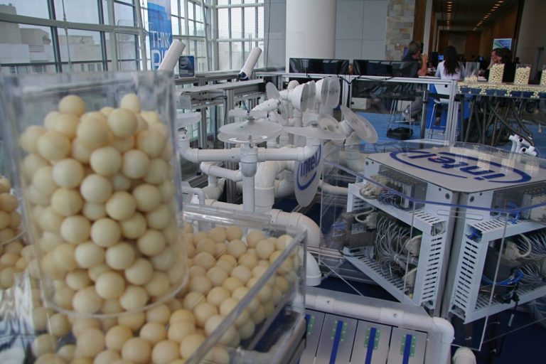 Intel zbudował replikę projektu Pipe Dream. Zobacz, jak powstaje dźwięk