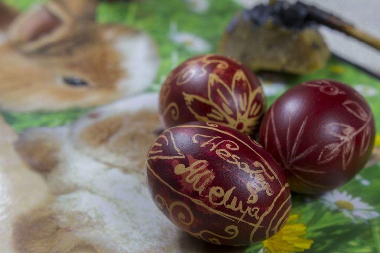 DIY: Jak zrobić pisanki z jajek